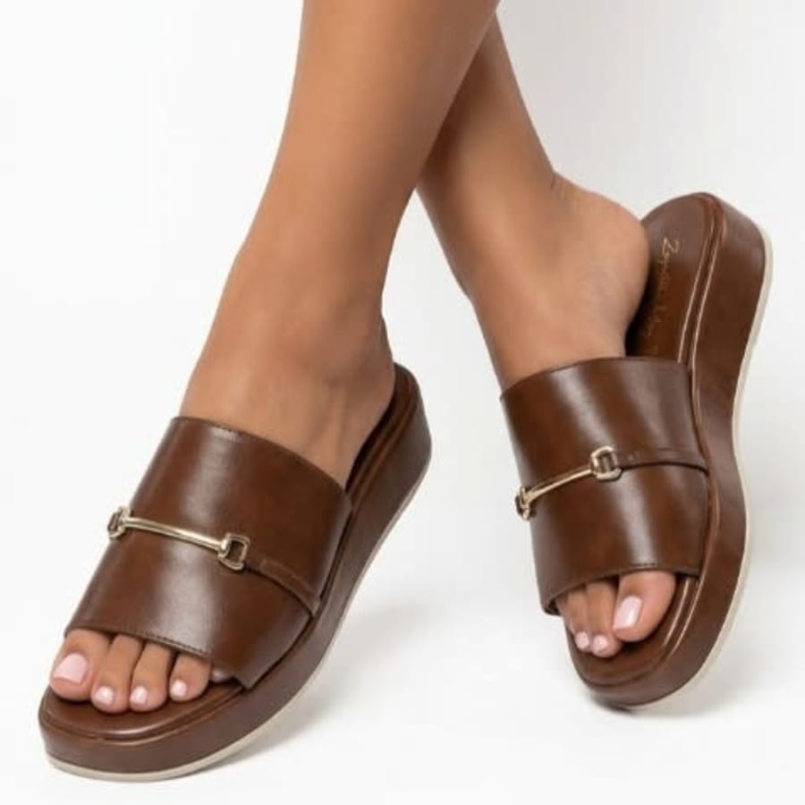 MA4006 Sandalias casual para dama suela gruesa forrada herraje