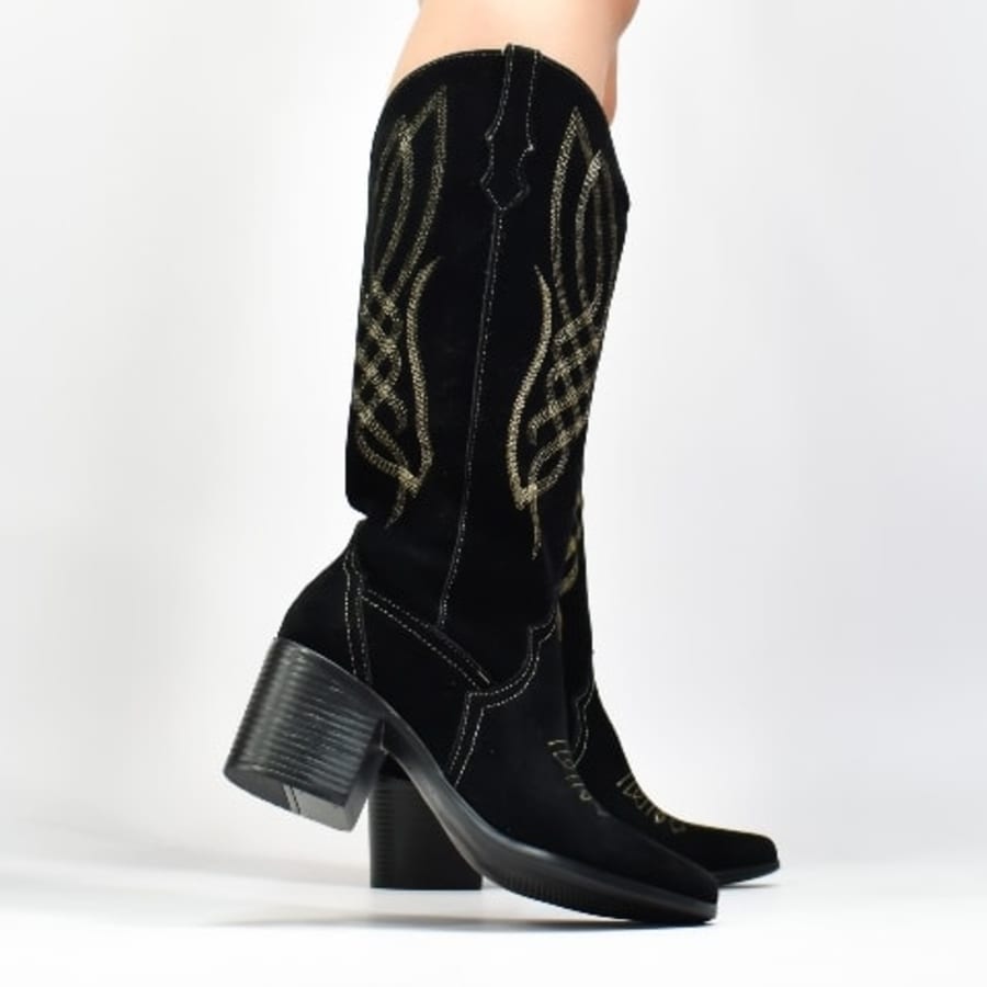 IN5300 Botas para dama vaqueras de gamuza bordadas moda