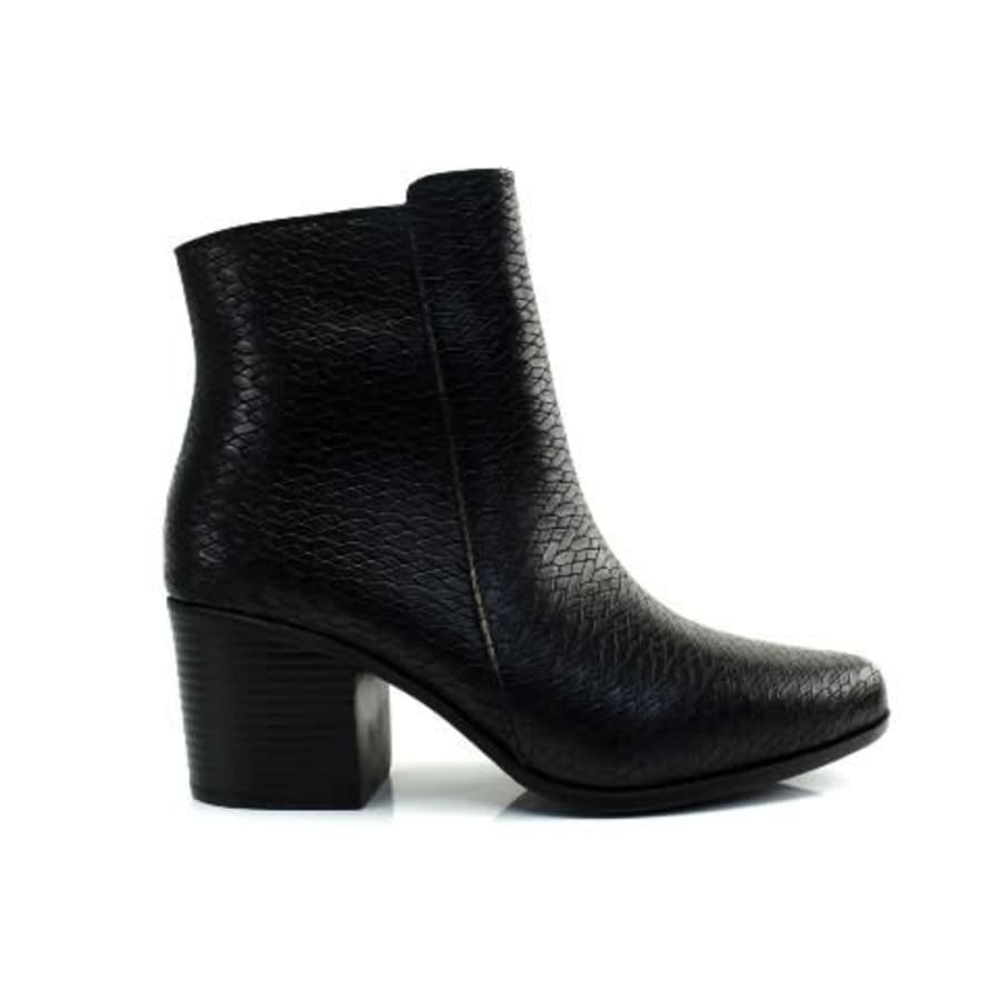 MA190 Botines para dama de moda grabados