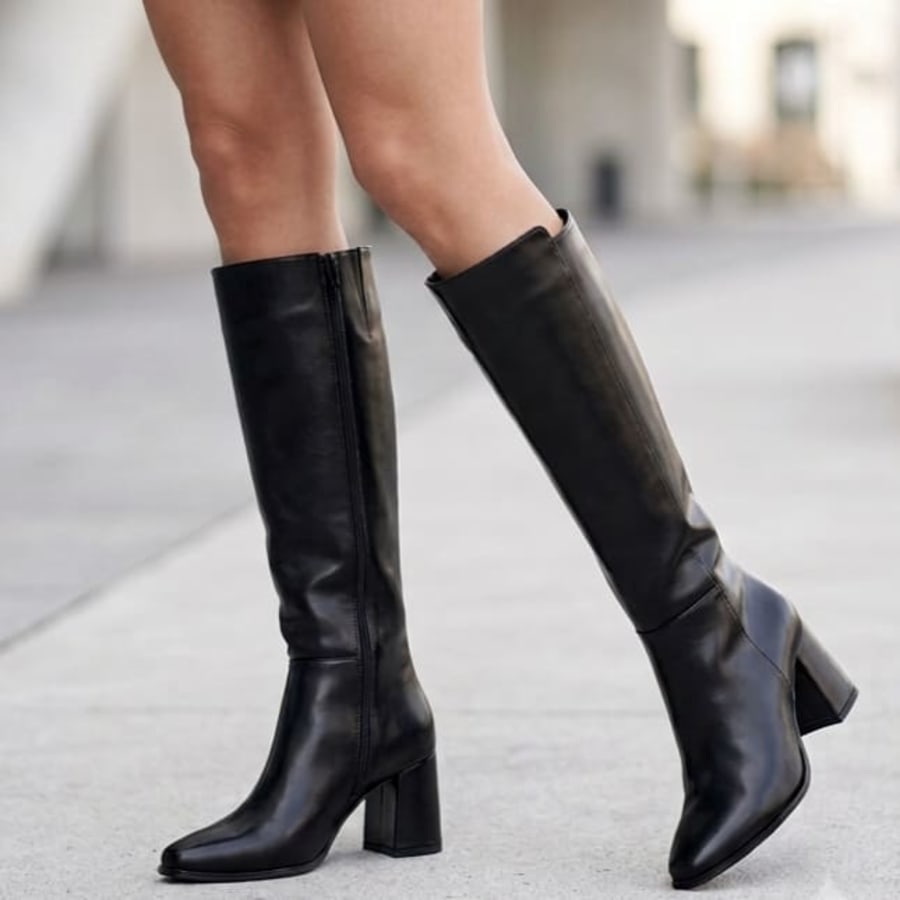 MA4570 Bota larga negra com tacon bajito muy cómodo 6 cm de alto