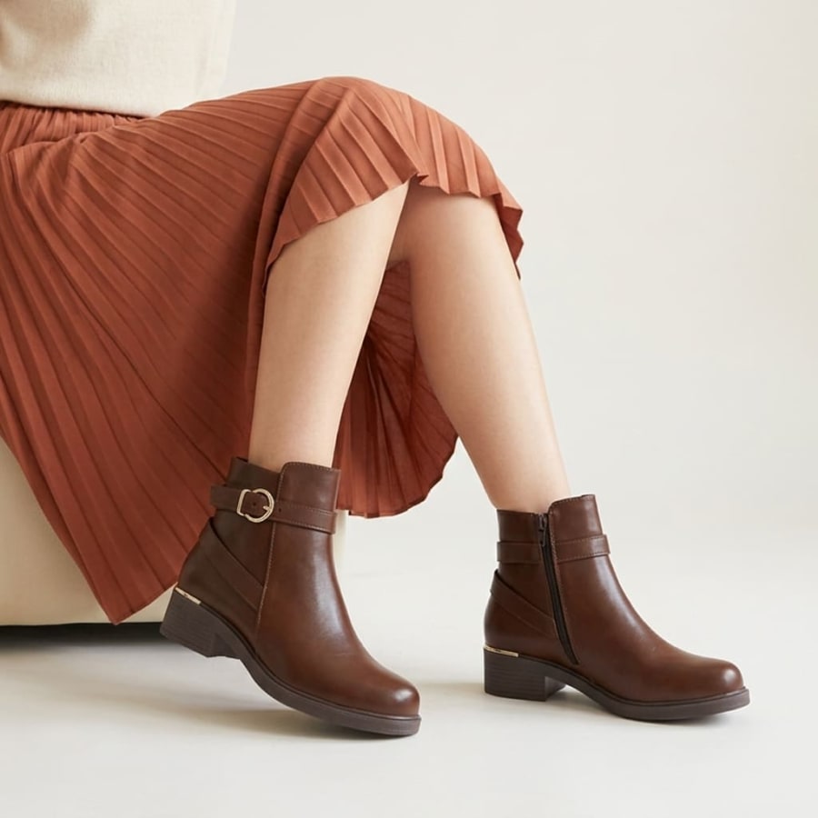 MA2407 Botin para dama con hebilla tacon 3 cm moda